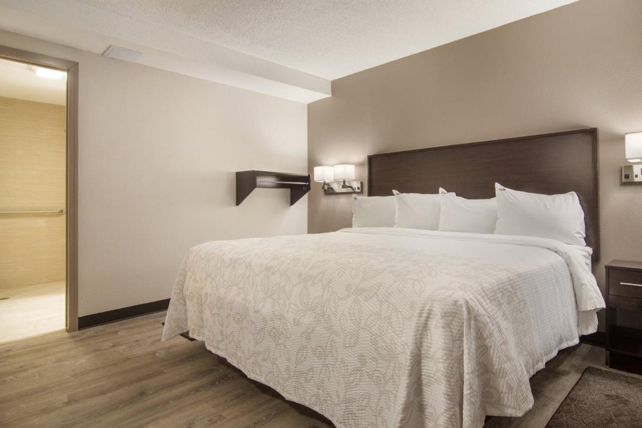 Red Roof Inn Plus & Suites Ери Екстериор снимка