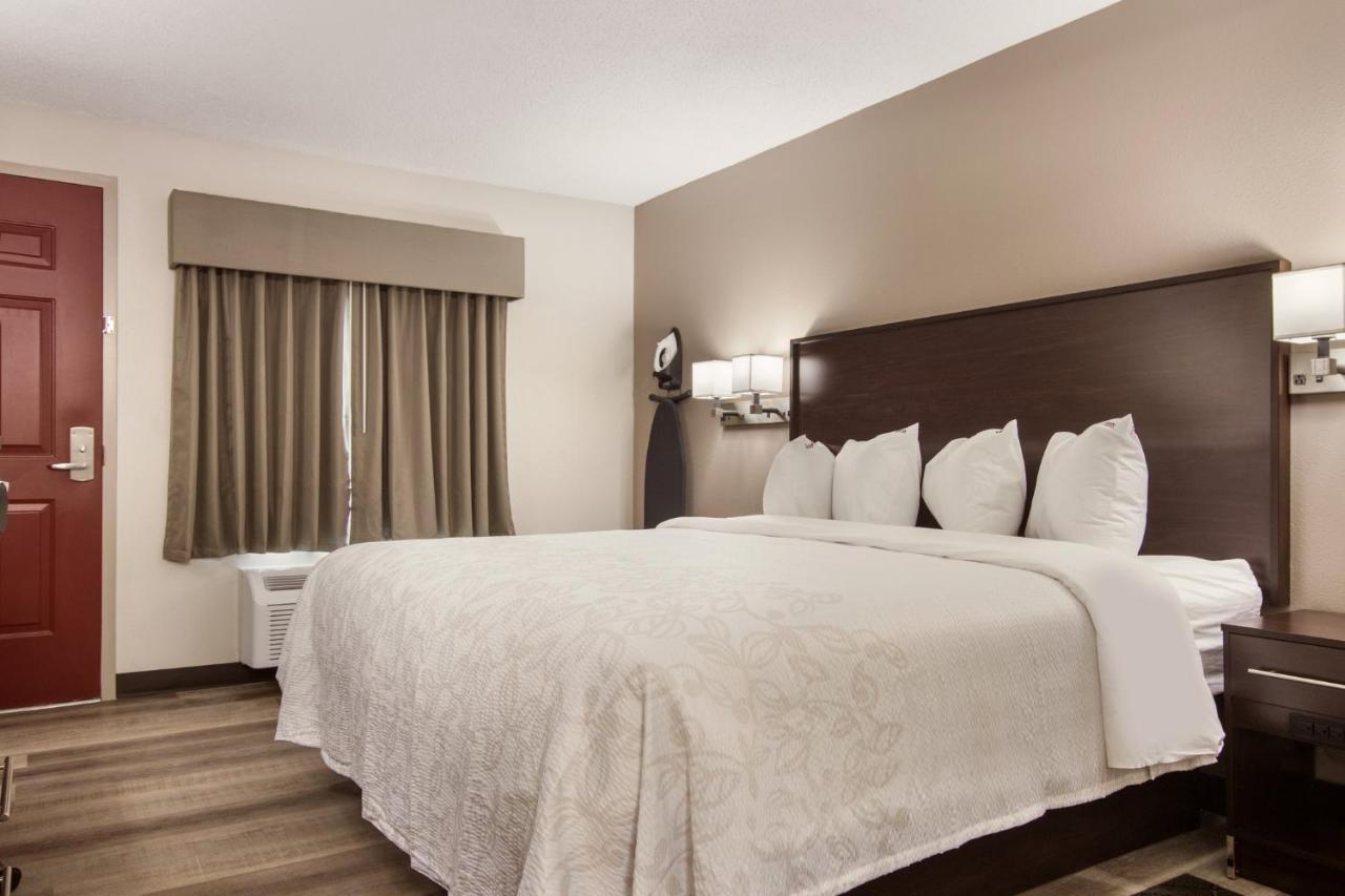 Red Roof Inn Plus & Suites Ери Екстериор снимка