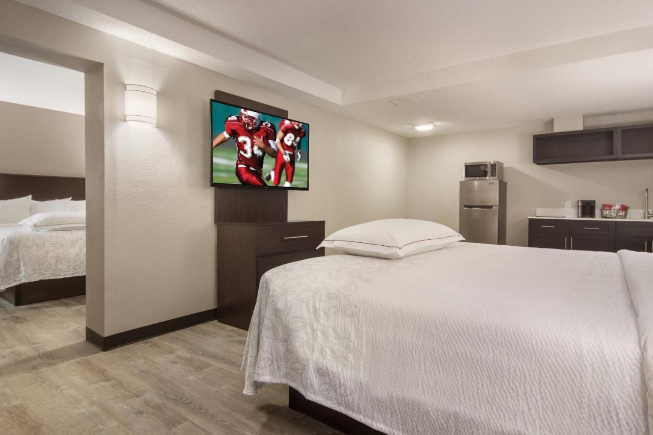 Red Roof Inn Plus & Suites Ери Екстериор снимка
